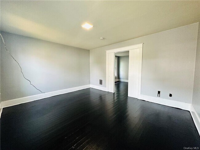 Building Photo - 203 Winnikee Ave