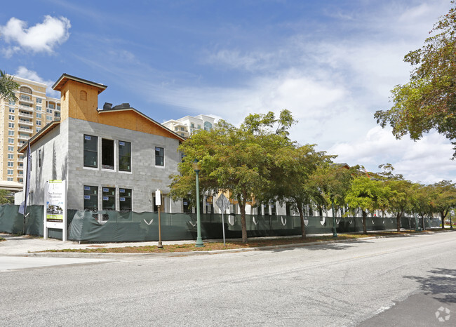 Building Photo - Valencia at Rosemary Place