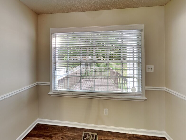 Building Photo - 3846 Deercreek Dr