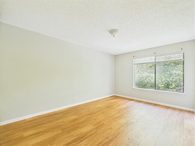 Building Photo - 9520 Quail Village Ln