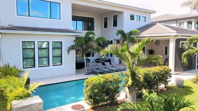 Building Photo - 7095 NW 27th Ave