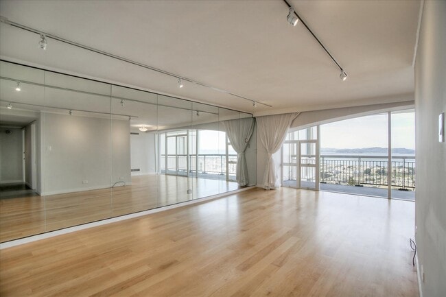 Building Photo - 2200 Pacific Ave