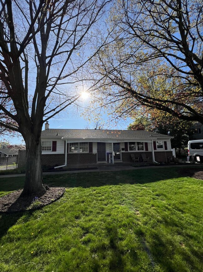 Building Photo - Beautiful 3 BD, 1 BA Lititz Home!