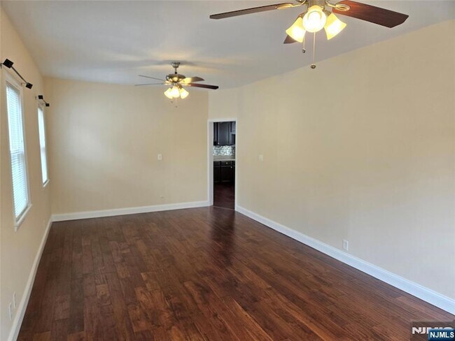 Building Photo - 158 Knapp Ave