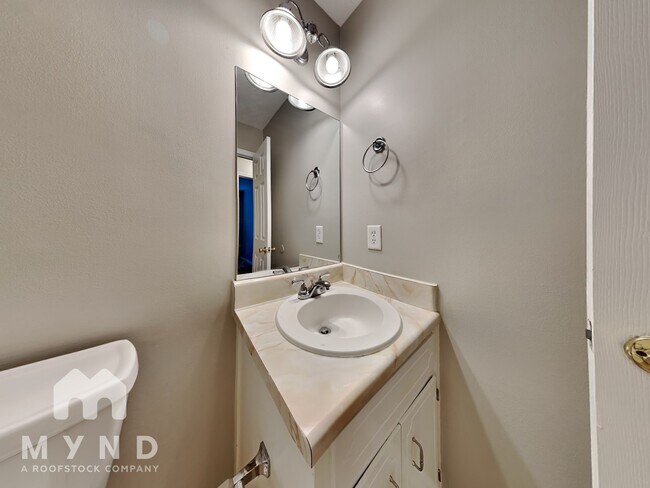 Building Photo - 2475 Suncrest Ct