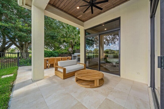 Building Photo - 2658 Players Ct