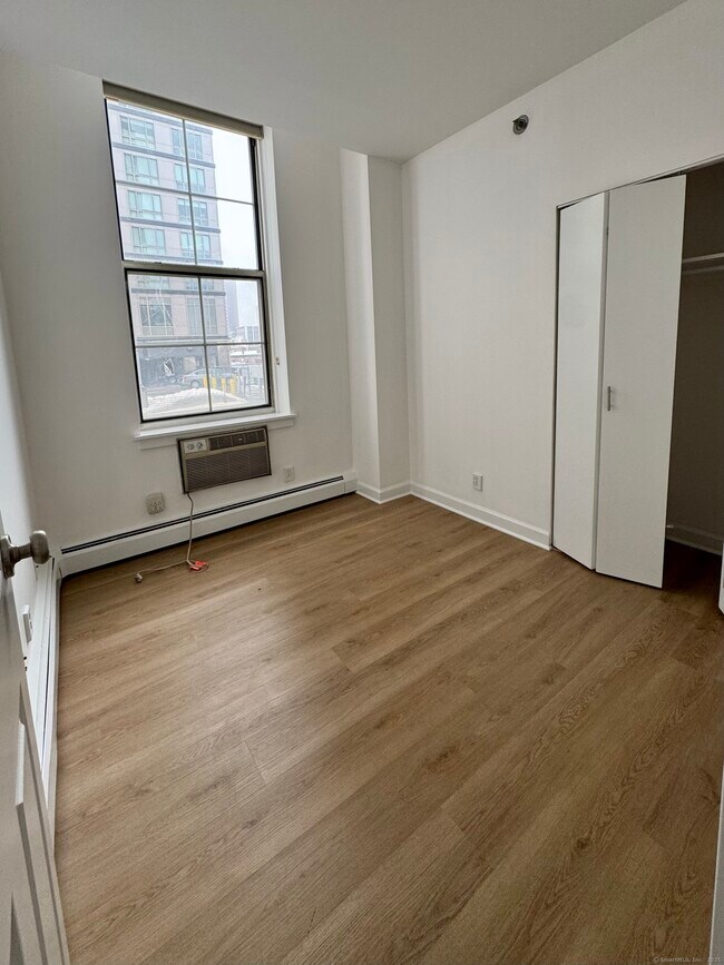 Building Photo - 124 Court St