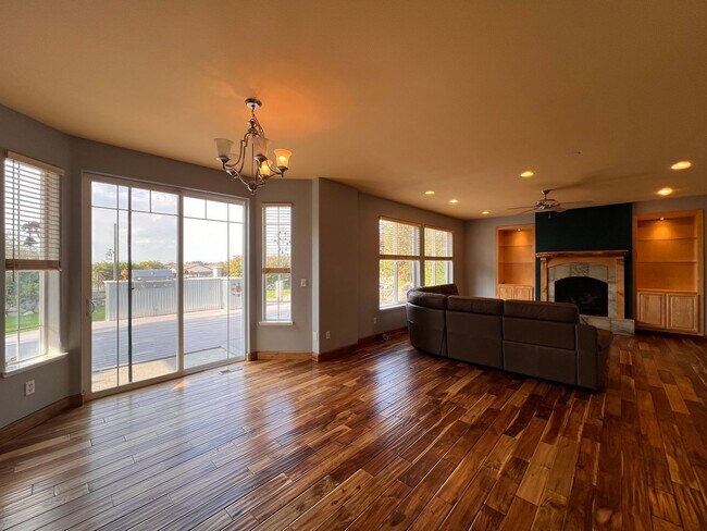 Building Photo - Large Beautiful Home off Toll Rd, South Reno