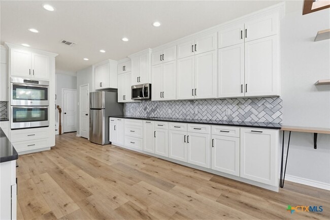Building Photo - 822 Terra Cotta Ct