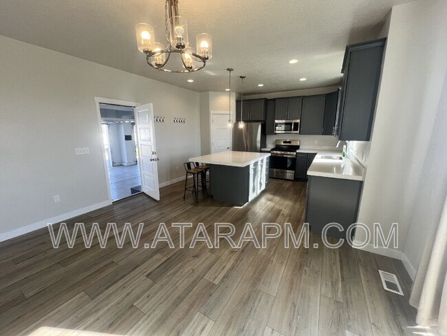 Building Photo - 1754 Oakwood Ln