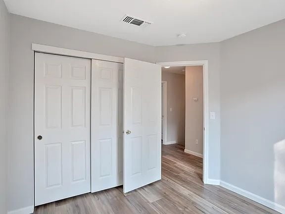 Building Photo - This is a lovely halfplex with 2 stories, 3 bedrooms, and 2.5 bathrooms in a quiet HOA neighborhood