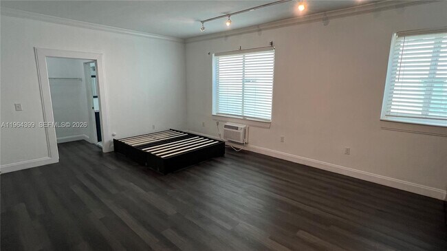 Building Photo - 1115 Euclid Ave