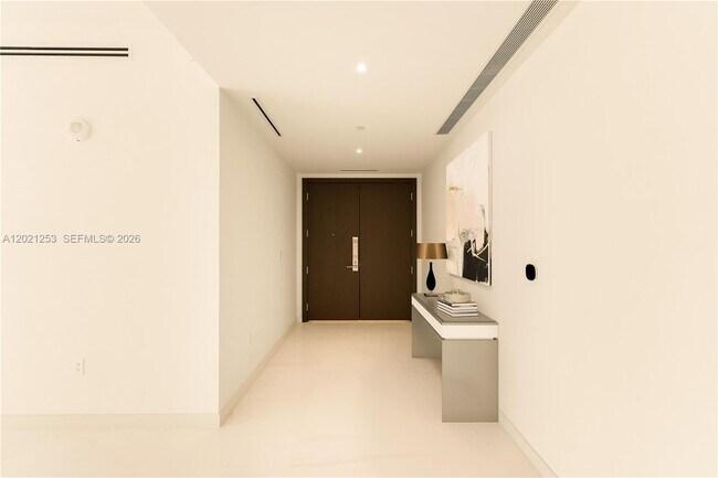 Building Photo - 300 Biscayne Blvd Way