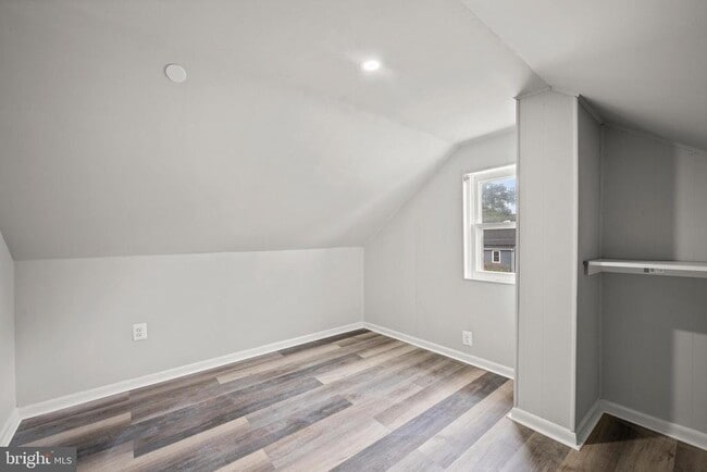 Building Photo - 8807 Fearne Ave