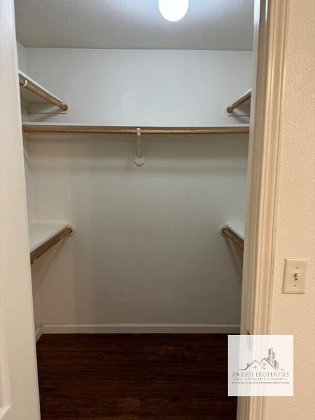 Building Photo - 3 Bedroom 2 bath in One of Fresno most desirable areas