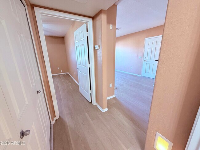 Building Photo - 1295 N Ash St