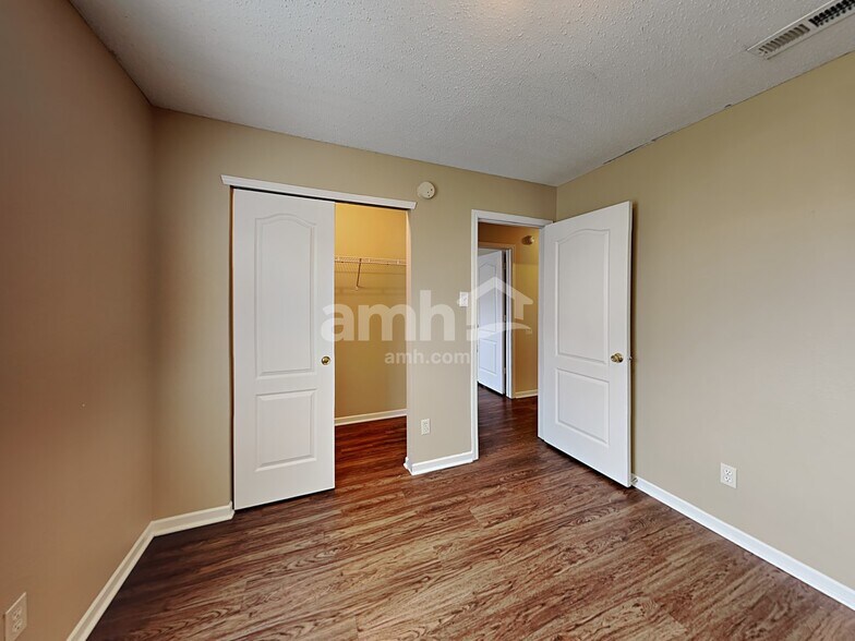 Building Photo - 6847 Tadpole Ct