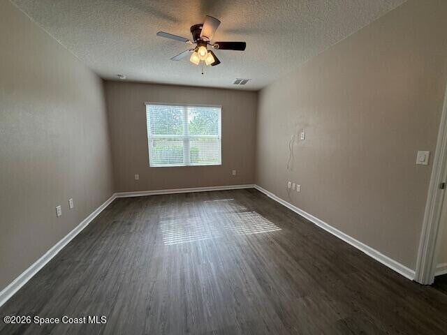 Building Photo - 323 Moray Dr