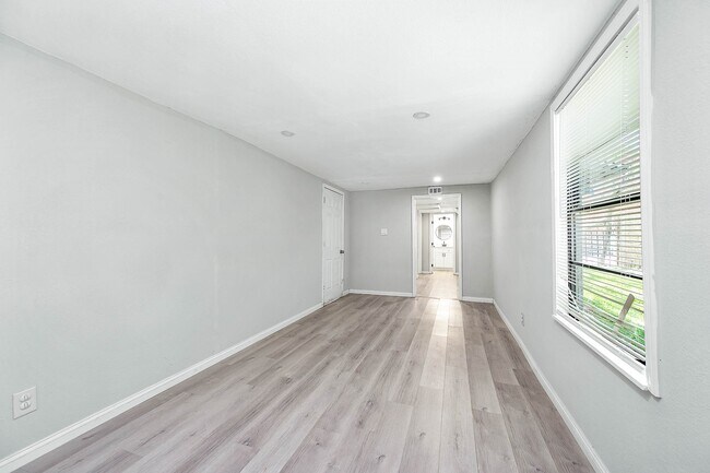 Building Photo - 4356 Phlox St