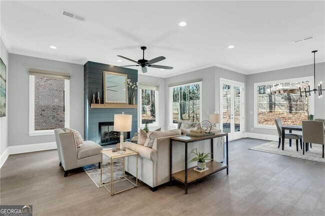 Building Photo - 909 Sunny Meadows Ln