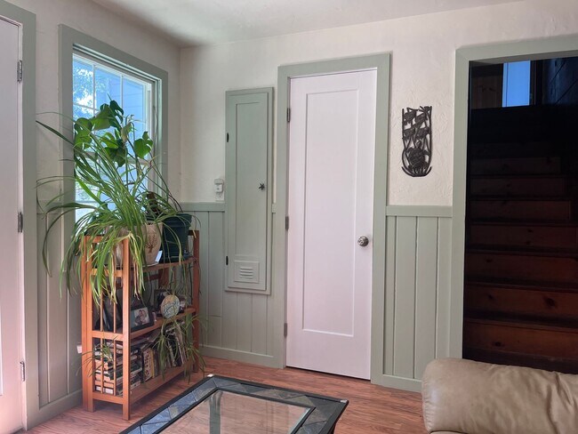 Building Photo - Fully Furnished- 2 bedroom/ 2 bathroom in Seacliff neighborhood walking distance to the beach