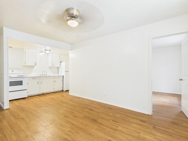 Building Photo - 308 Ehlinger Dr