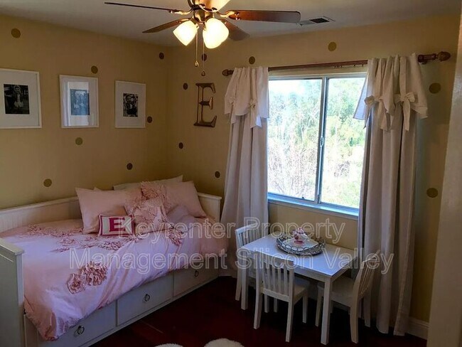 Building Photo - 3825 Venus Ct