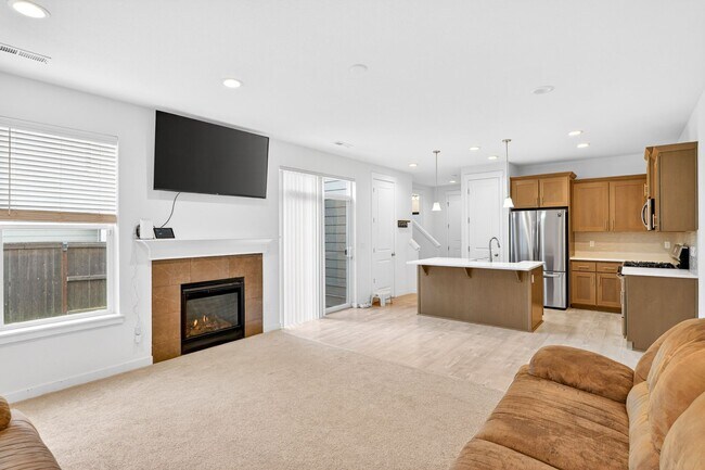 Building Photo - Modern Happy Valley Home with Open-Concept Living & Private Yard