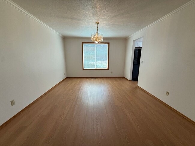 Building Photo - 17040 SW Cambridge Dr