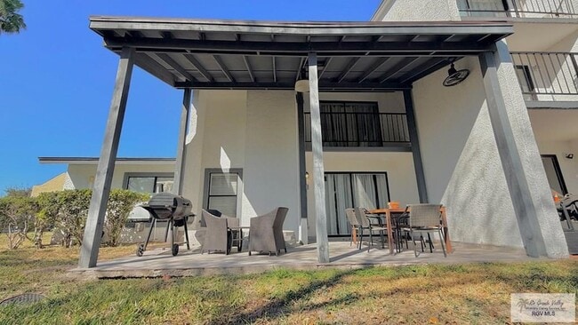 Building Photo - 322 McFadden Dr