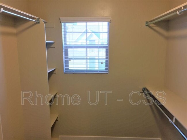 Building Photo - 1616 N Catagena Pky
