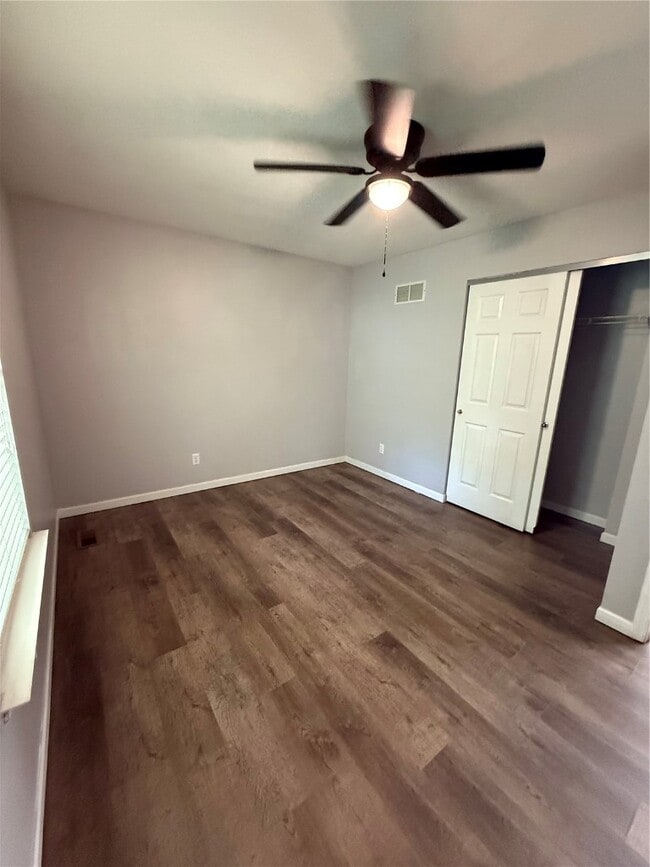 Building Photo - 166 Village Cir Dr