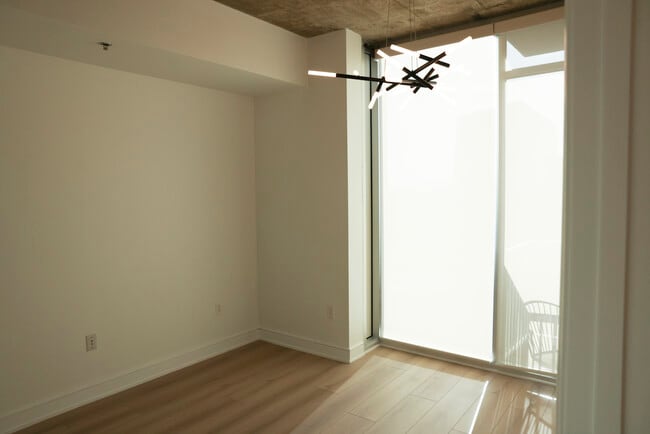 Building Photo - 950 W Peachtree St NW