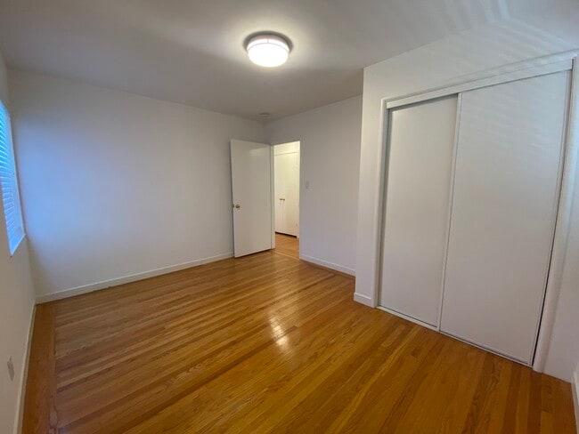 Building Photo - 2101 Trousdale Dr