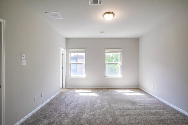 Building Photo - 7220 Wyoming Springs Dr