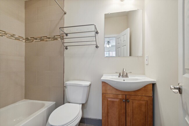 Building Photo - 1728 N Gratz St