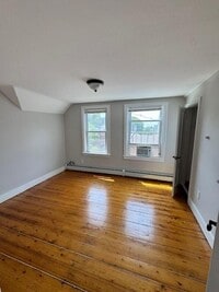 Building Photo - 374 Hope St