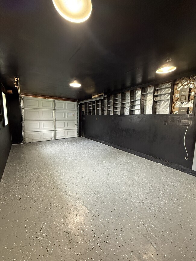 Building Photo - 521 Savoy Ave