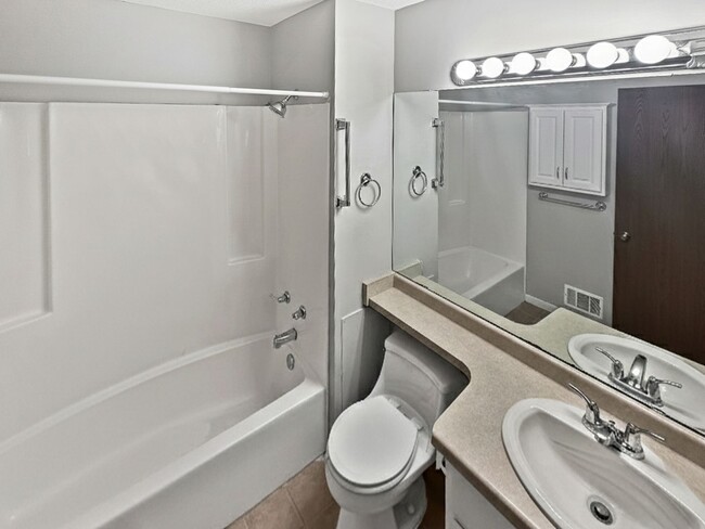 Building Photo - 5112 41st Ave S