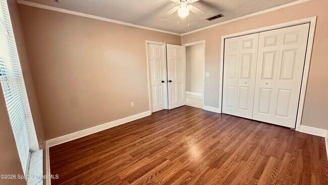 Building Photo - 301 Nesbitt St