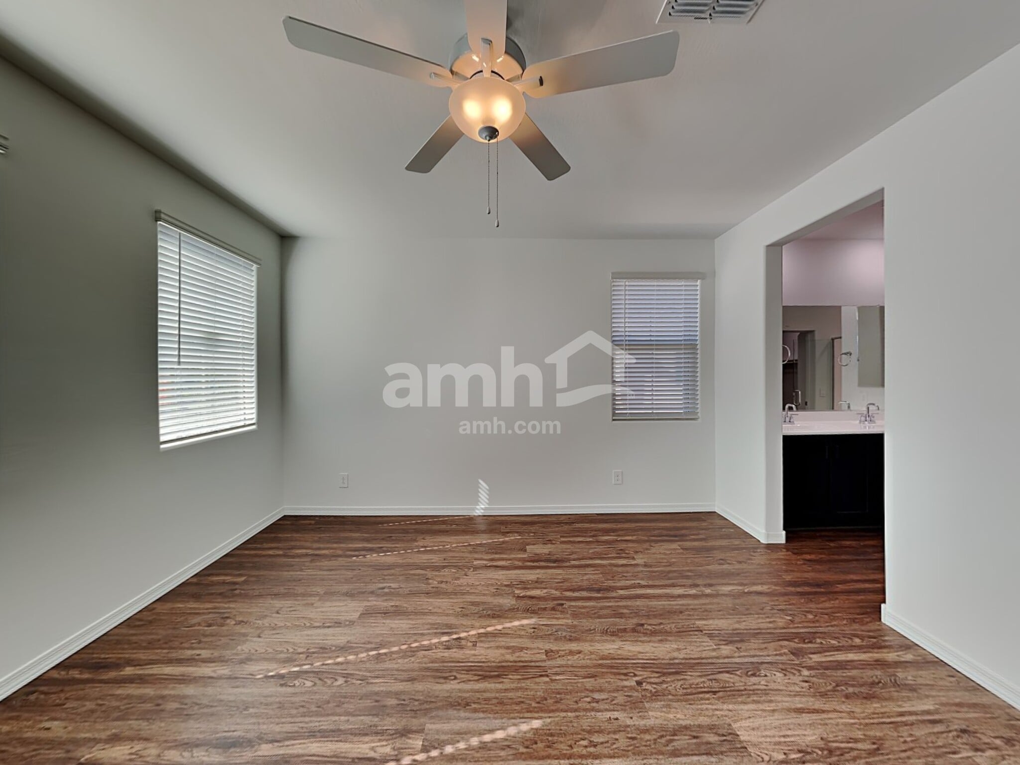 Building Photo - 15074 W Sherman St