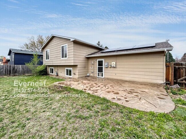 Building Photo - Spacious 4-Bedroom Home with Modern Comfor...
