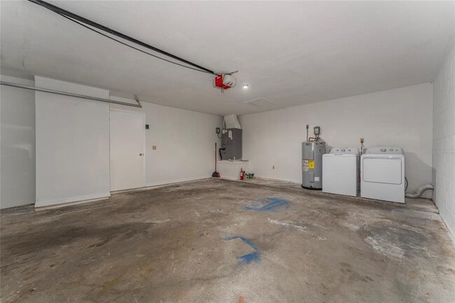 Building Photo - 913 San Rafael Way