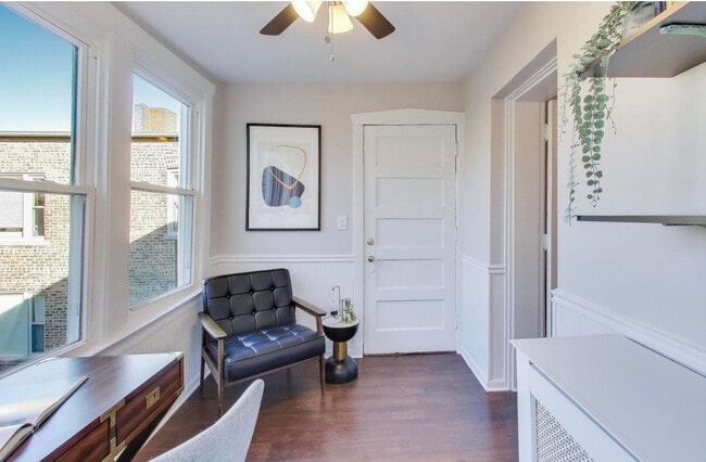 Building Photo - 1628 W Columbia Ave