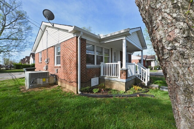 Building Photo - Updated 2BR/2BA Home | Rare Second Bath, Efficient Layout