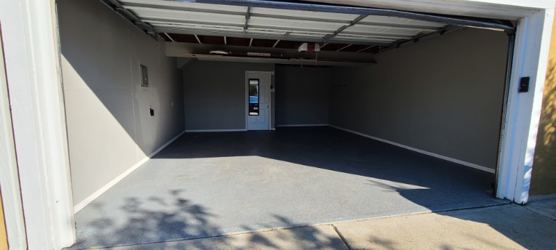 Building Photo - 3900 Lake Mead Dr