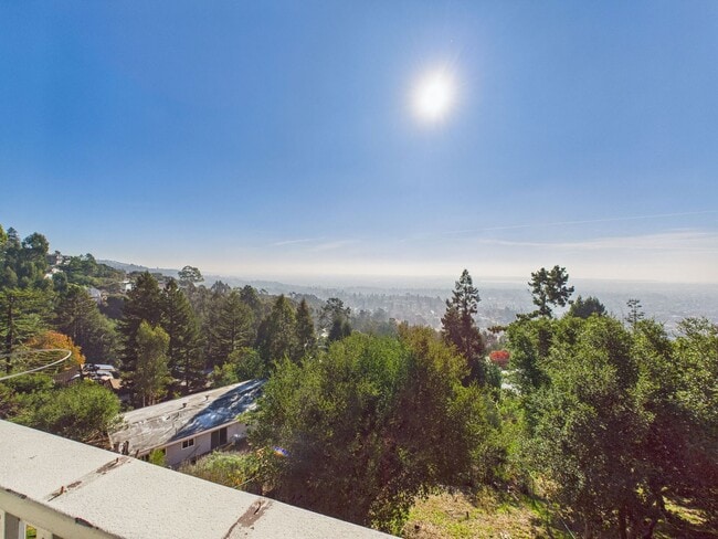 Building Photo - 3325 Brunell Dr