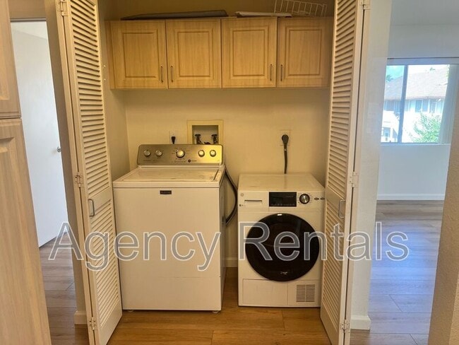 Building Photo - 92-1465 Aliinui Dr