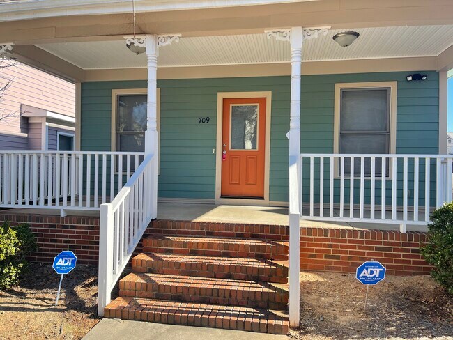 Building Photo - 709 Integrity Oaks Dr