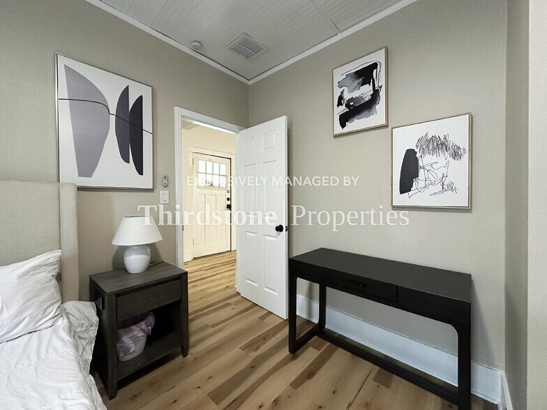 Building Photo - 2518 Dellwood Ave